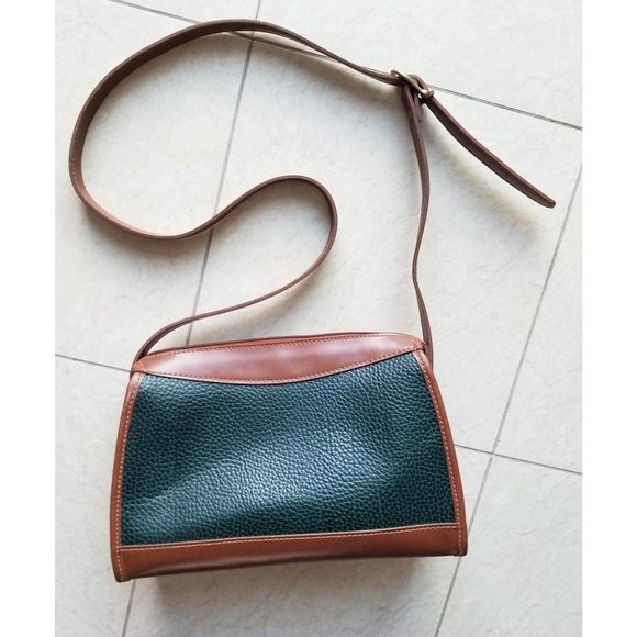 90s Vintage Guess Crossbody Purse - Picture 2 of 9